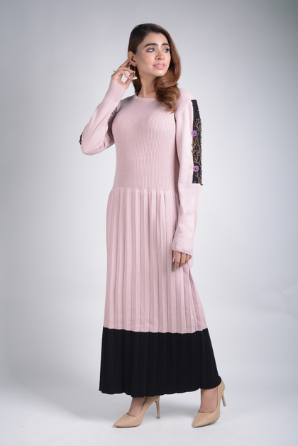 Womens Knitted Pleated Embroidered Detail Maxi Dress MEWKND30